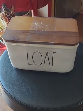 🍞Rae Dunn Bread Box with Wooden Lid